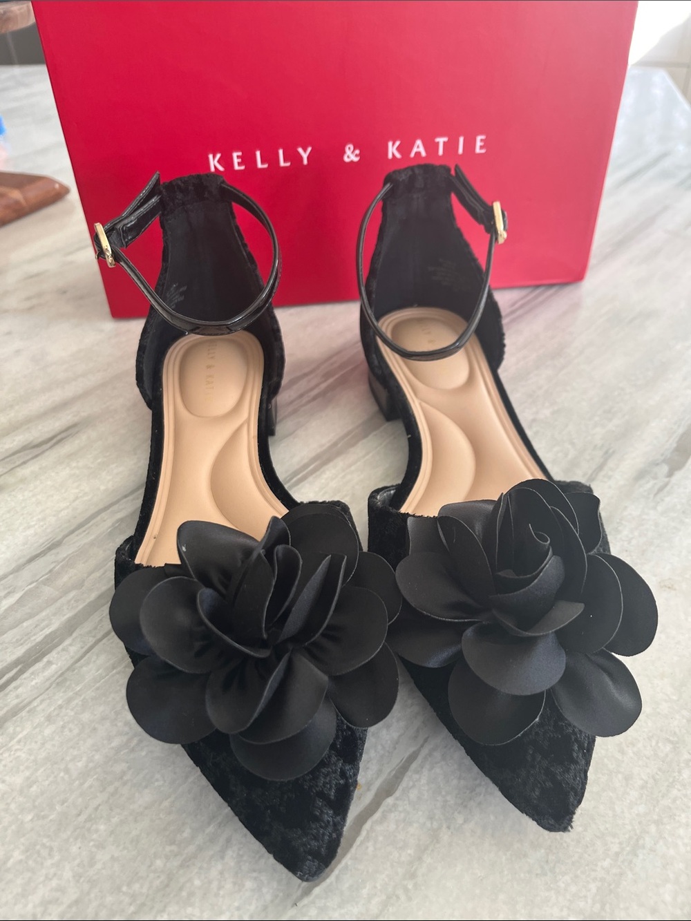 Kelly & Katie Black Floral Pointed-Toe Ankle-Strap Flats with Rosette NIB